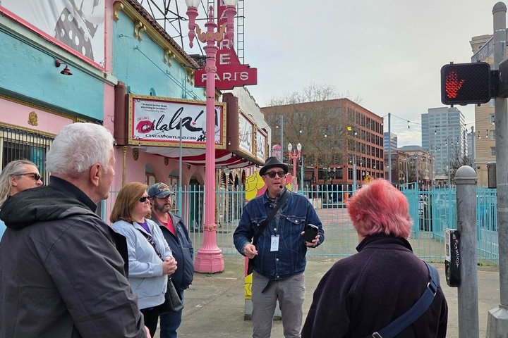 Tour a Pie por el Centro Histórico de Portland (En español) - Photo 1 of 13